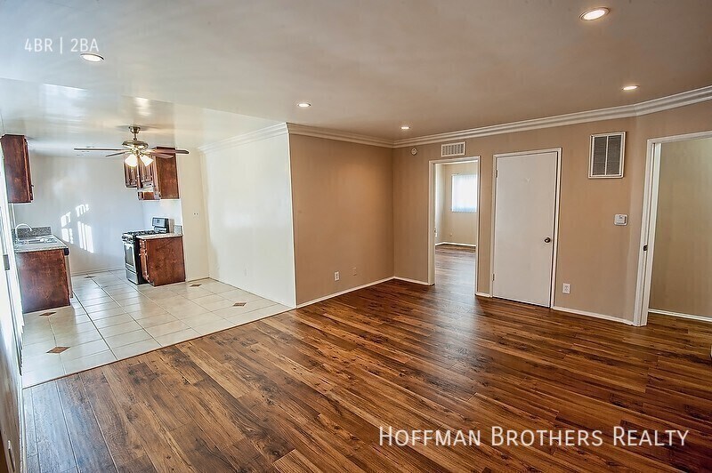 Foto del edificio - 1439 S Point View St