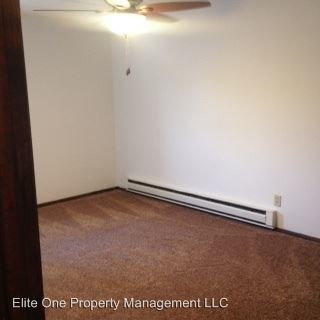 Building Photo - 2130 Meadow Ln