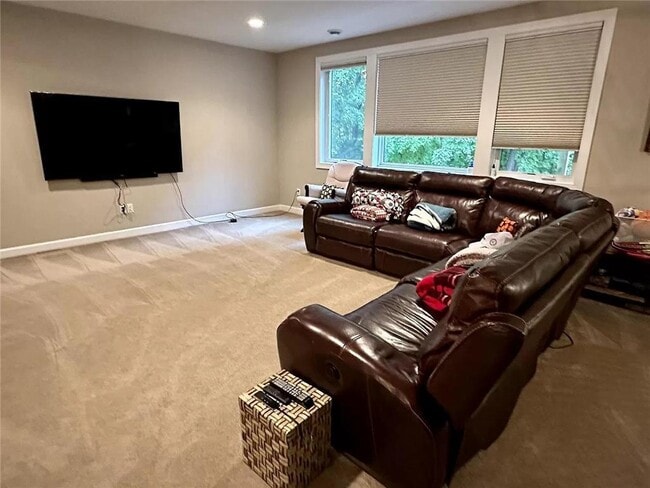 Building Photo - 3512 Rainbow Dr