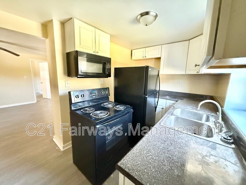 Photo - 2580 Pitcairn Rd - C