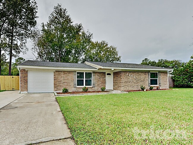 Building Photo - 2659 Pinewood Blvd E