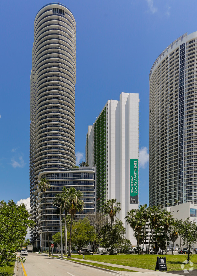 Aria Apartments Miami