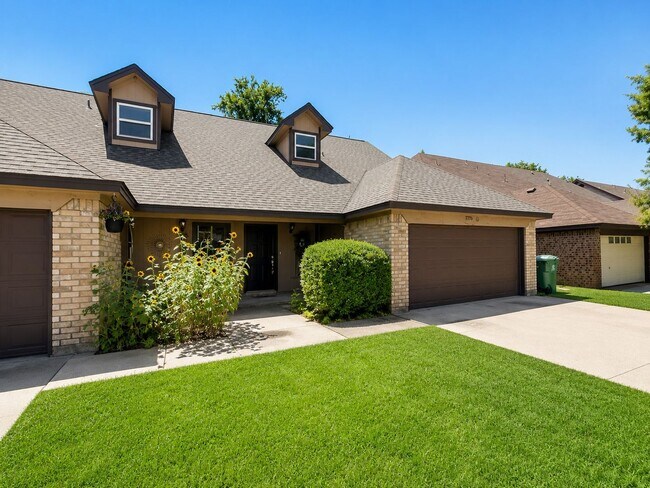 Foto del edificio - 7716-7718 Sable Lane