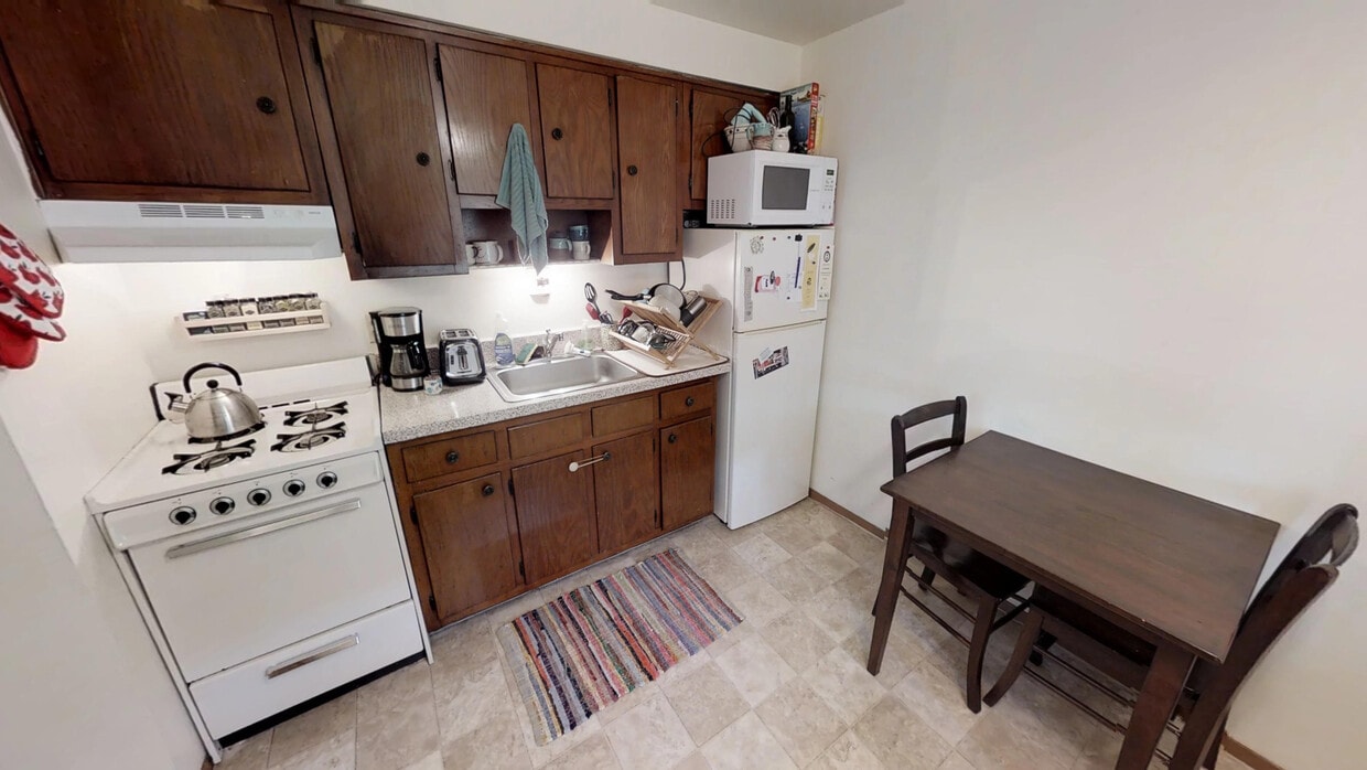 Primary Photo - 353 E 13th Ave