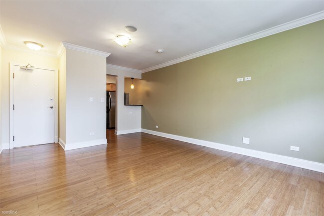 Building Photo - 5454 S Everett Ave