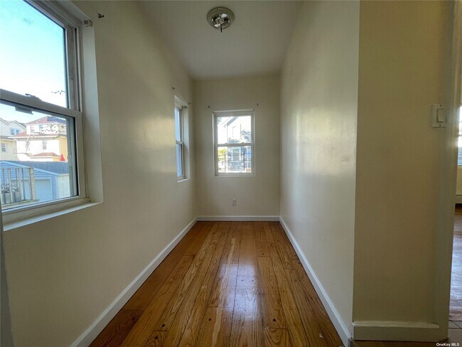 Foto del edificio - 445 Beach 68th St