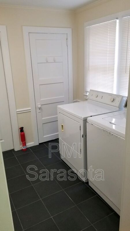 Foto del edificio - 354 West Putnam Avenue