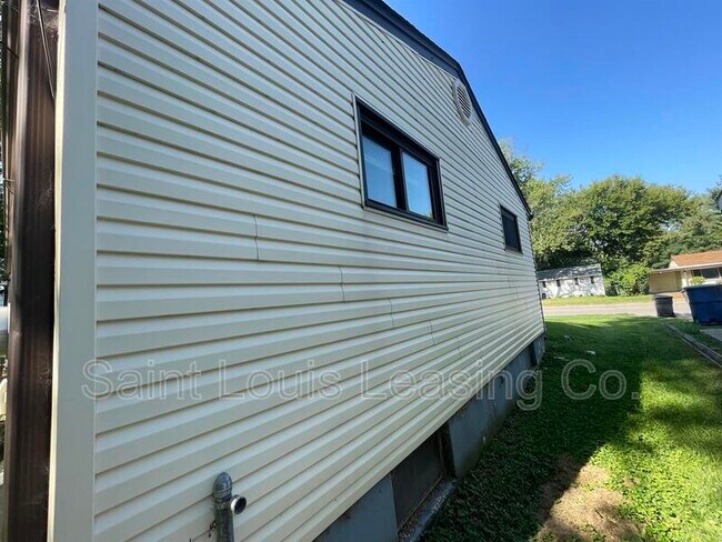 Foto del edificio - 1040 S Waterford Dr