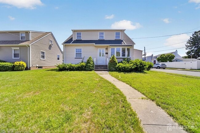 Photo - 125 E Cherry St House