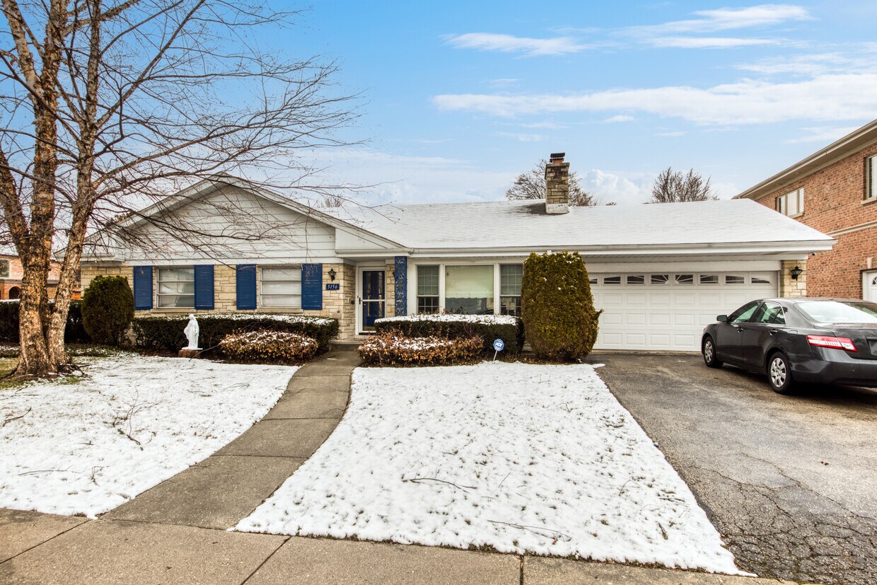 Primary Photo - 5156 Farwell Ave