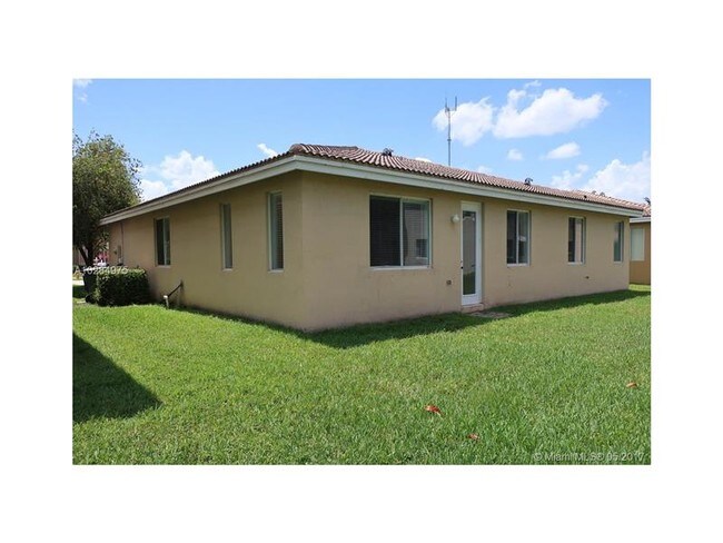 Building Photo - 20455 NW 8th Ct