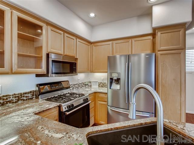 Foto principal - 7687 Hazard Center Dr