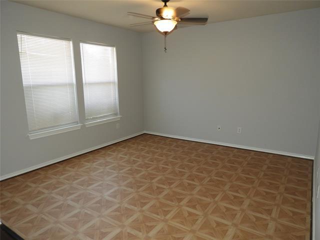 Building Photo - 2601 Hidden Valley Dr