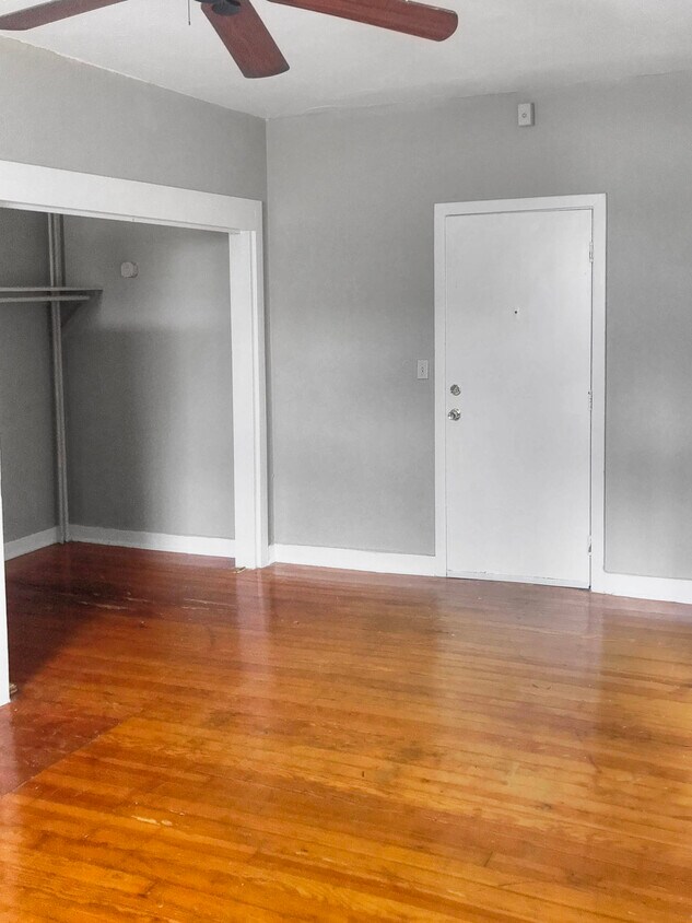 Primary Photo - 523 24th St