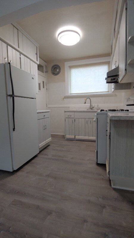 Foto del edificio - 5807 W Barry Ave