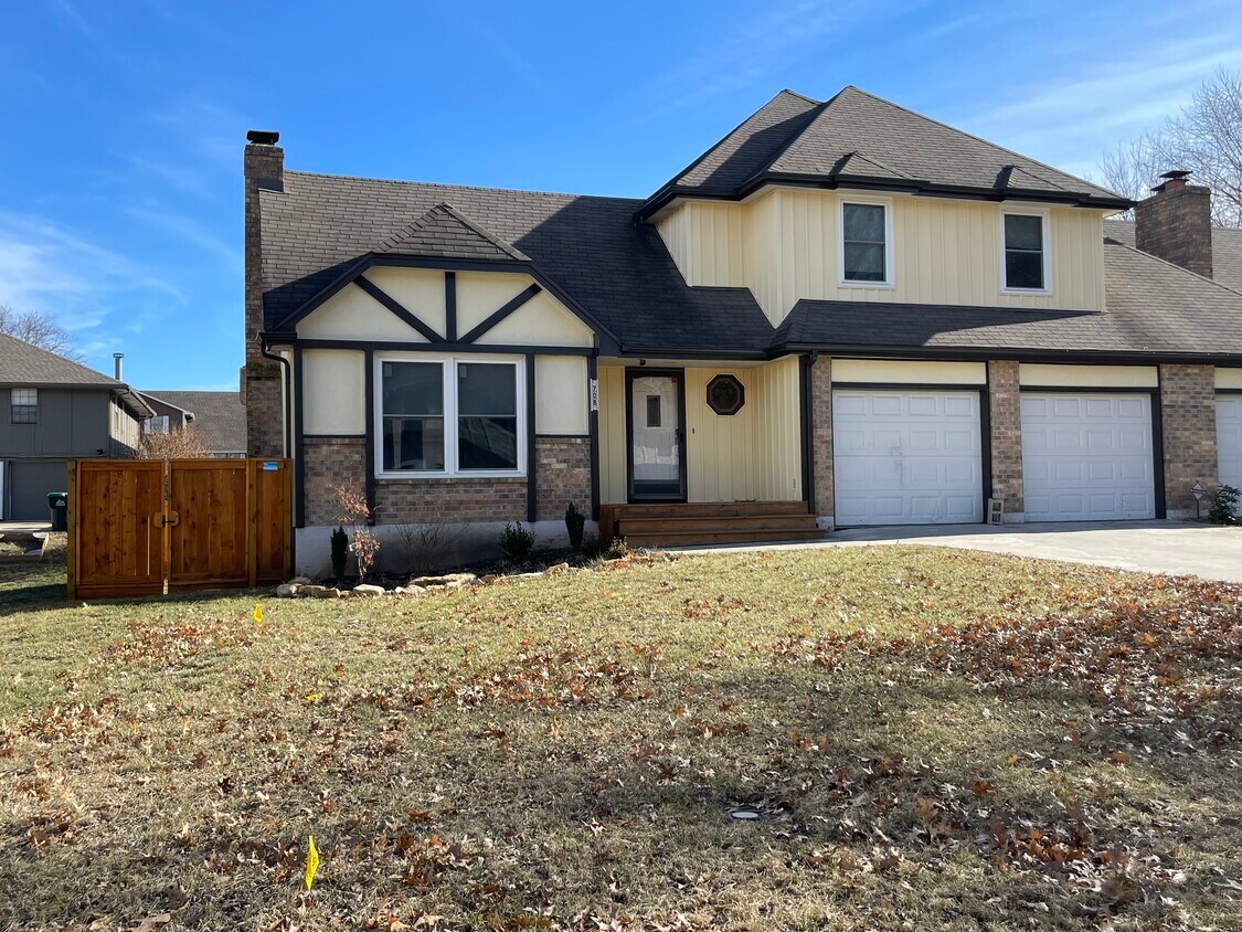 708 SW 37th Street Ter, Blue Springs, MO 64015 Townhome Rentals in