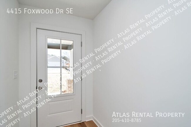 Building Photo - 4415 Foxwood Dr SE