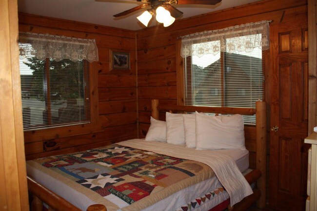 Foto del edificio - 459 Overlook Ct
