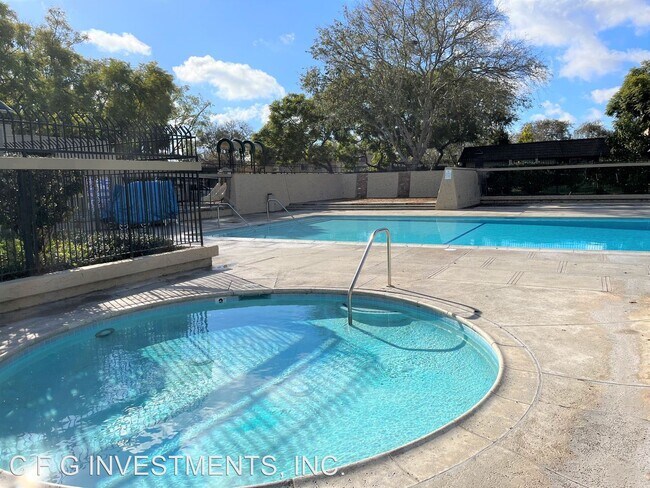 Foto del edificio - 4 br, 2.5 bath House - 18202 Aztec Ct.