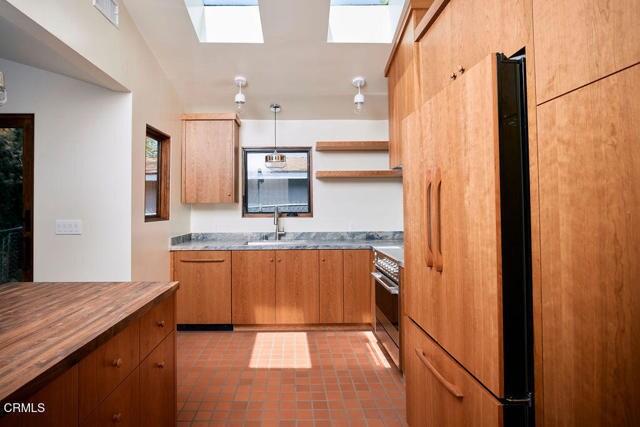 Building Photo - 2135 Navarro Ave
