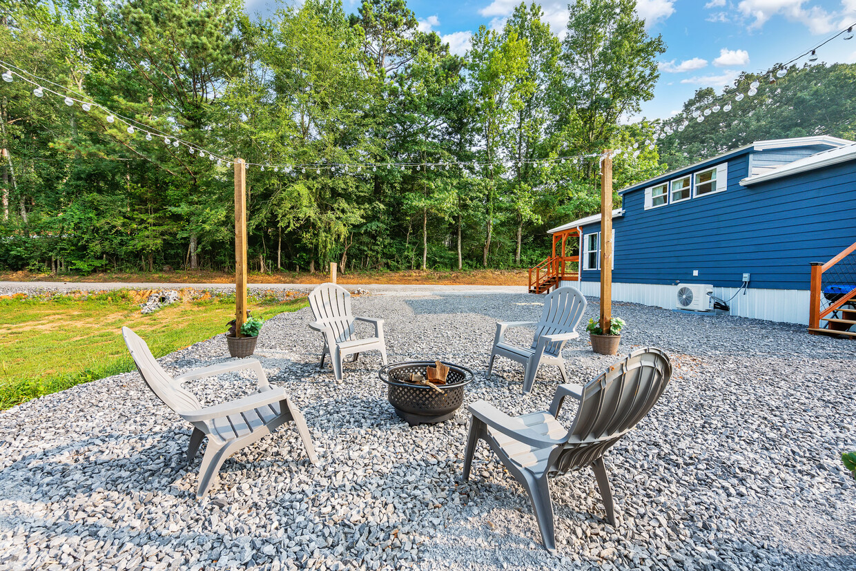 Firepit and Parking - 4307 Bakers Chapel Rd