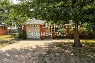 Building Photo - 1520 Rowena Ln