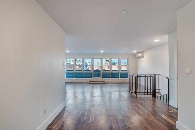 Building Photo - 120 S 4th St