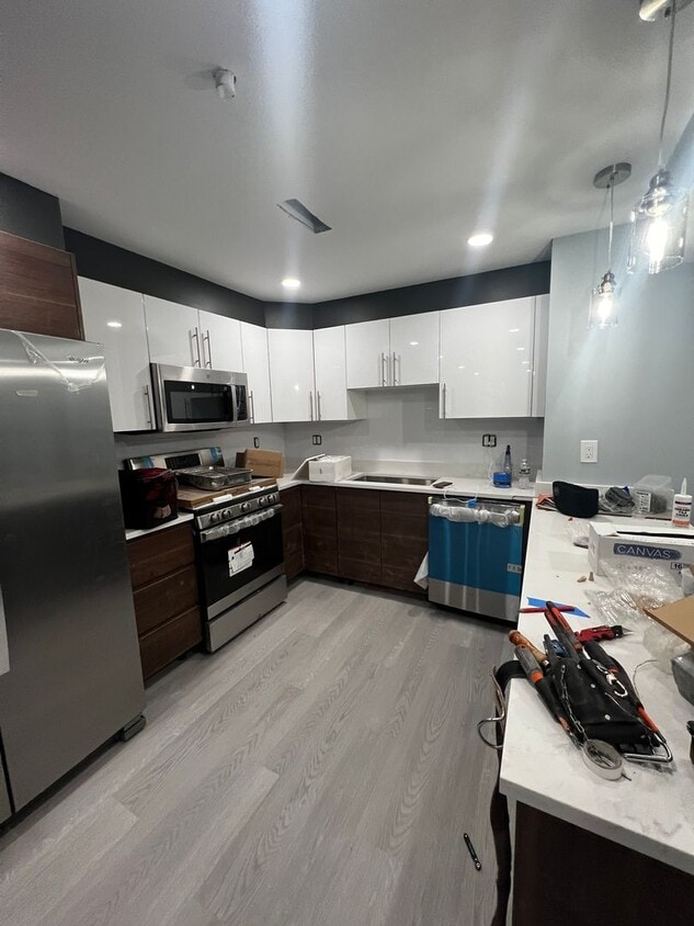 Beautiful, Fully Renovated Brookline / Washington Square 3 Bed/2 Bath on University Rd for Sept 1st - Beautiful, Fully Renovated Brookline / Washington Square 3 Bed/2 Bath on University Rd for Sept 1st