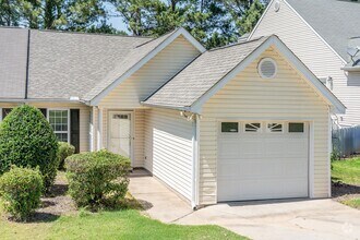 Building Photo - 315 Southbank Dr