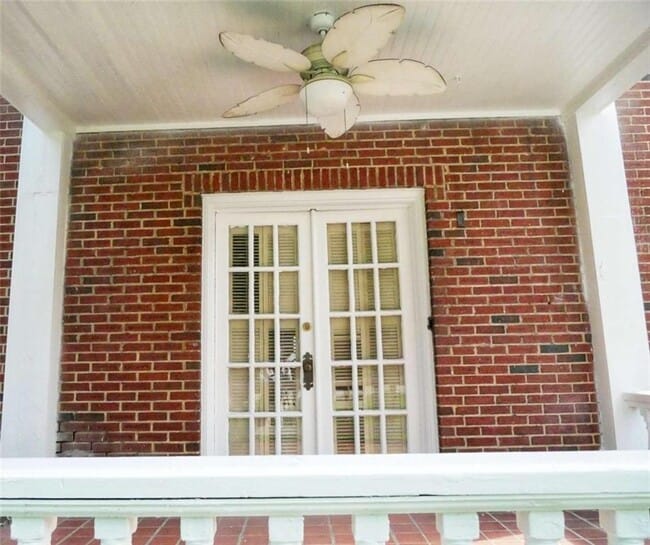 Building Photo - 825 North Ave