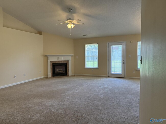 Building Photo - 128 Clover Ridge Dr