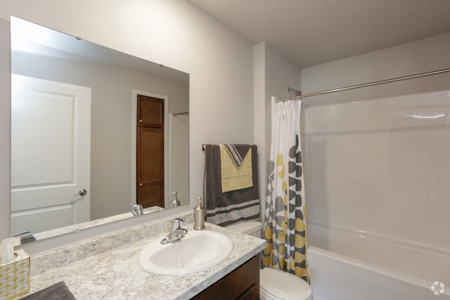 2HAB, 2BA - 1,050 ft² - The Reserve at Bison Crossing