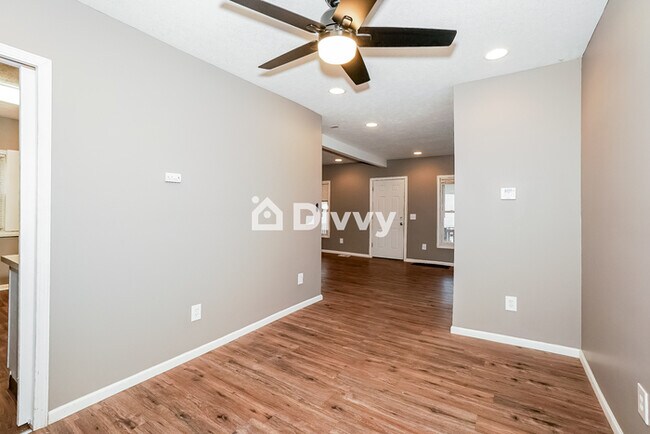 Building Photo - 3143 Elyria Ave, Lorain, OH 44055