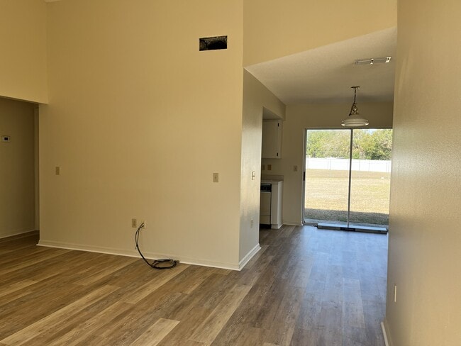 Building Photo - 4993 Reagen Way