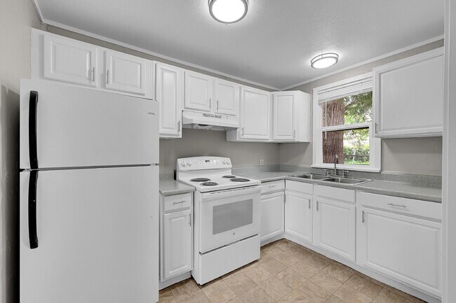 Foto del edificio - $1,150 - 2 Bed, 1 Bath Updated Unit in She...