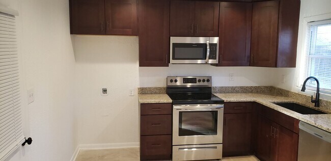 Building Photo - Updated 3 Bedroom Ranch with all the bells...