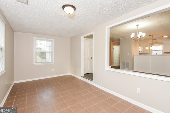 Building Photo - 19 Sioux Rd NE