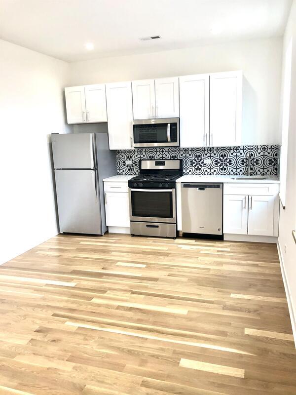 Foto del edificio - 1644 W Cermak Rd