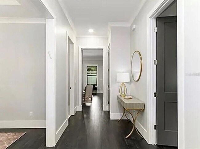 Foto del edificio - 2234 Howard Dr