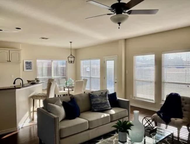 Building Photo - 12822 Gardendale Dr