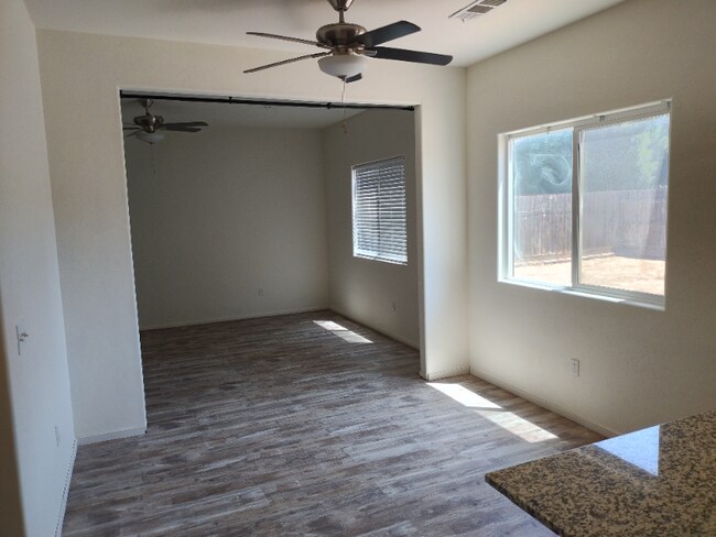 Building Photo - 1373 Manor Ave