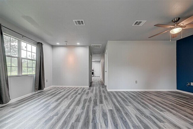 Building Photo - 15897 Dewberry Ln