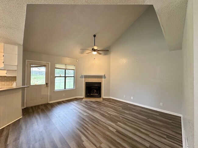 Building Photo - 1317 Opal Rd