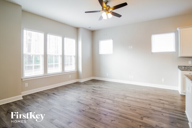 Building Photo - 278 Oak View Way
