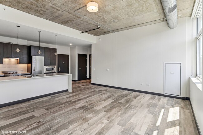 Building Photo - 171 N Aberdeen St