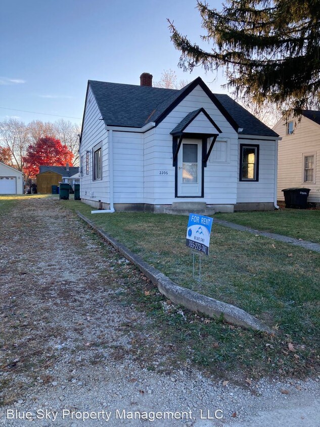 Primary Photo - 2 br, 1 bath House - 2206 S. Hackley St.