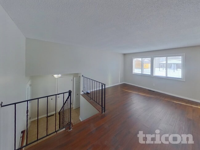 Building Photo - 1442 Laurel Ave