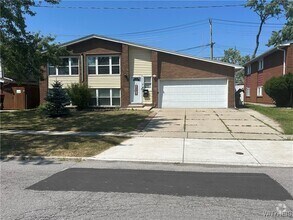 Building Photo - 18 Barone Cir