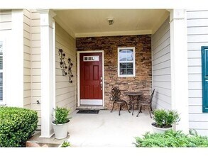 Building Photo - 2657 Cedar Dr