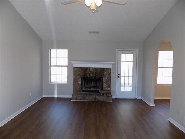 Building Photo - 528 Arcadia Ct